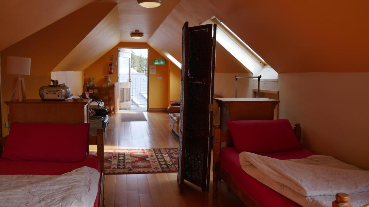 Mount Brandon Hostel Cloghane Exterior photo