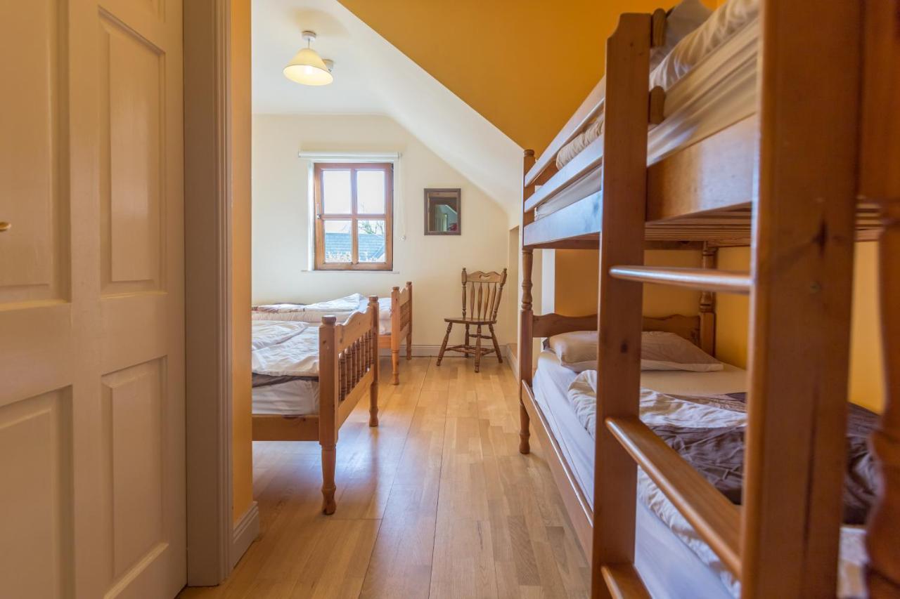 Mount Brandon Hostel Cloghane Exterior photo